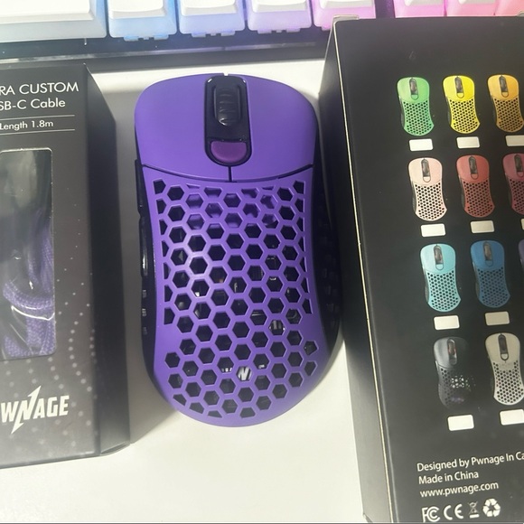 Pwnage Ultra Custom Ergo Gaming Mouse - Picture 1 of 4